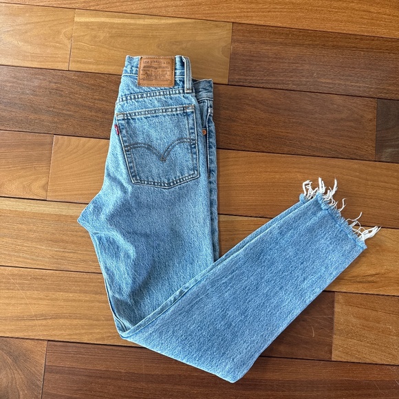 Levi’s Wedgie ladies size 23 - Picture 1 of 6